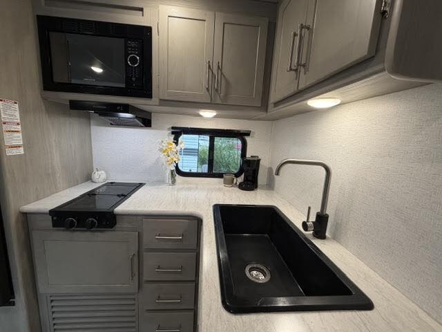 2024 Keystone Springdale Classic (Double Axle - Ea, $ 22,200