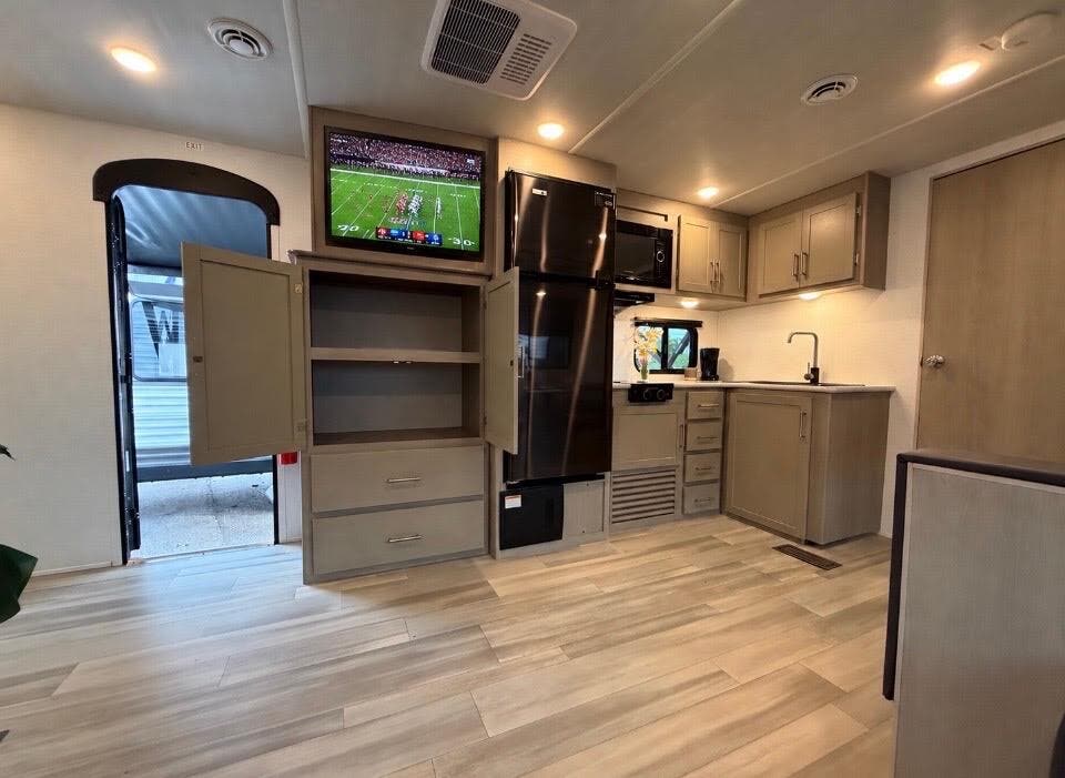 2024 Keystone Springdale Classic (Double Axle - Ea, $ 22,200