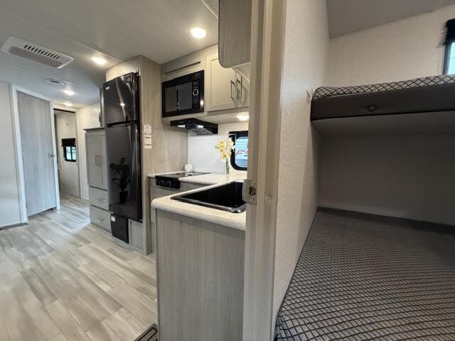2024 Keystone Springdale Classic (Double Axle - Ea, $ 22,200