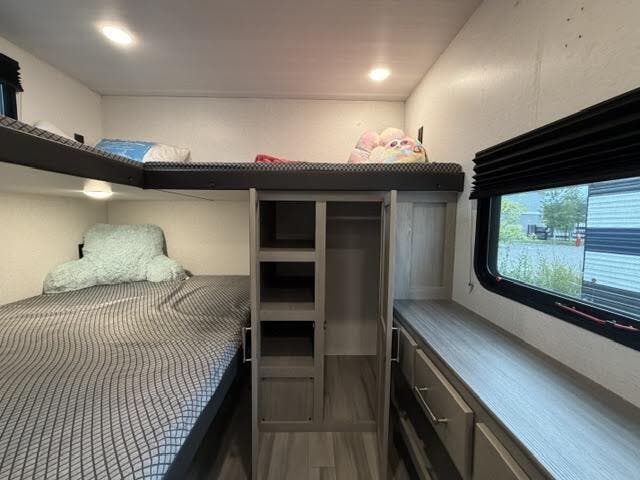 2024 Keystone Springdale Classic (Double Axle - Ea, $ 22,200