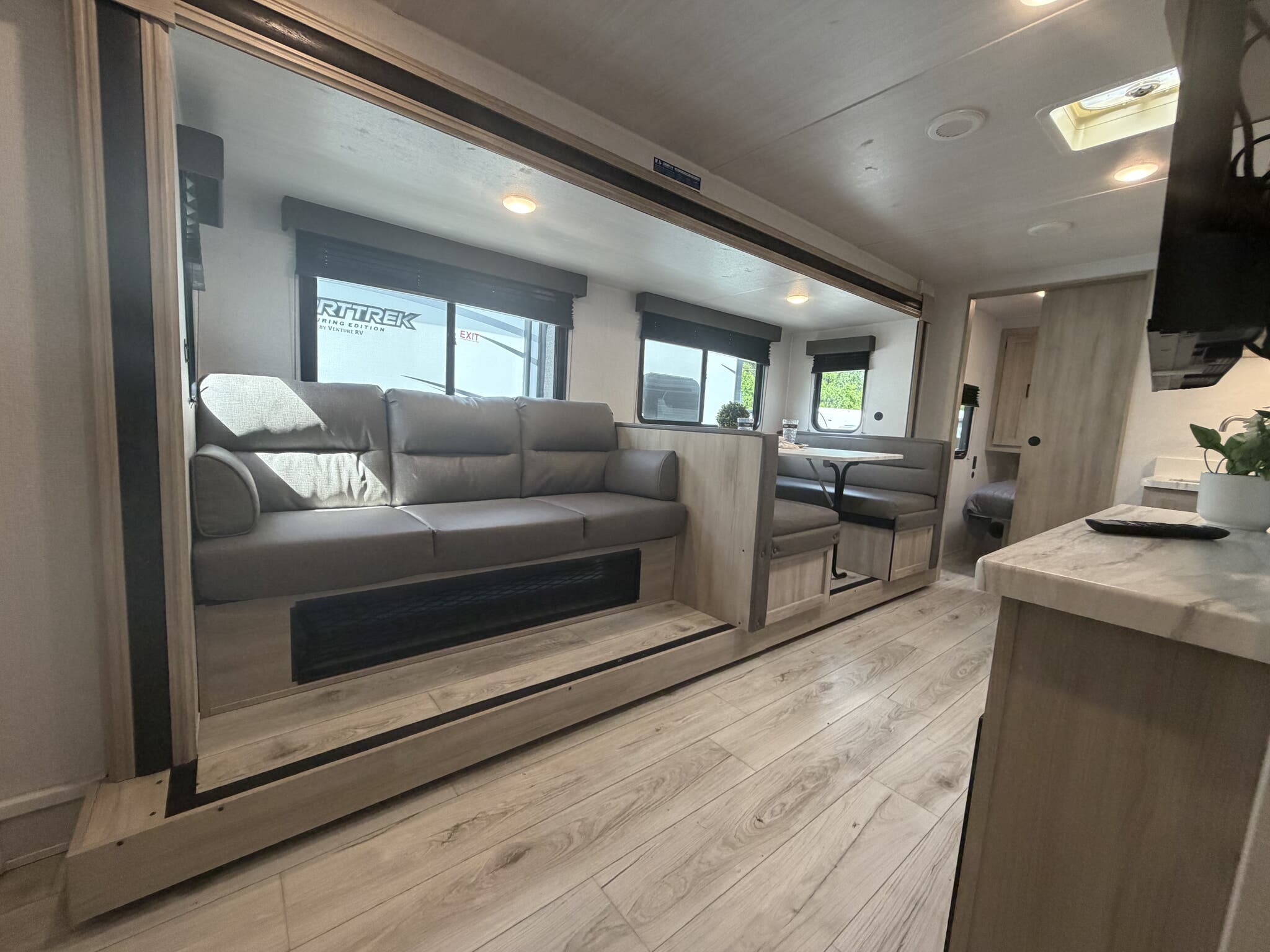 2025 East To West Silver Lake 2600RB, $ 24,995