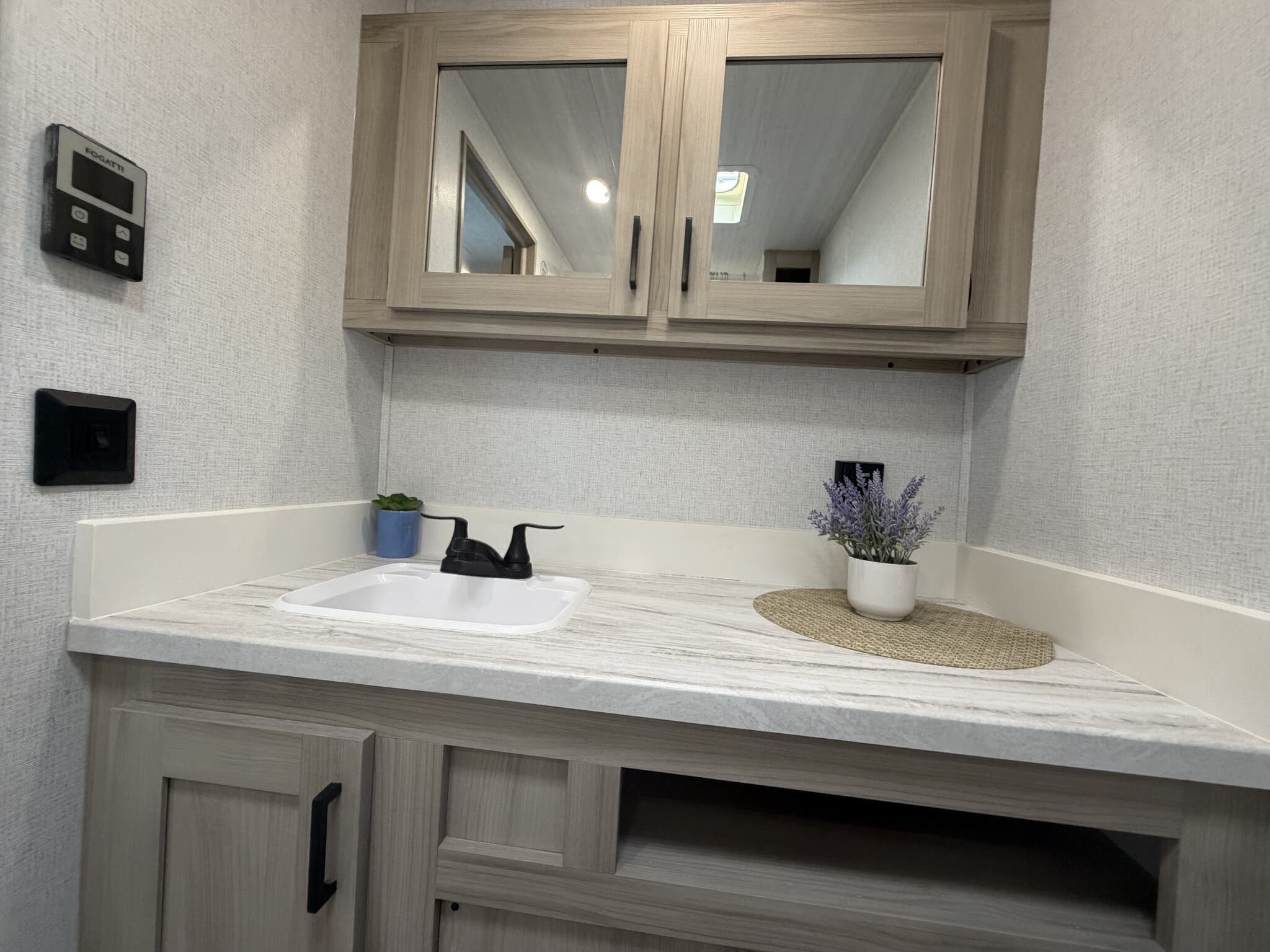 2025 East To West Silver Lake 2600RB, $ 24,995