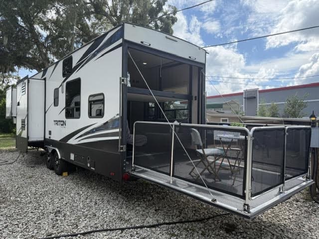 2018 Dutchmen Voltage Triton 3551, $ 29,999