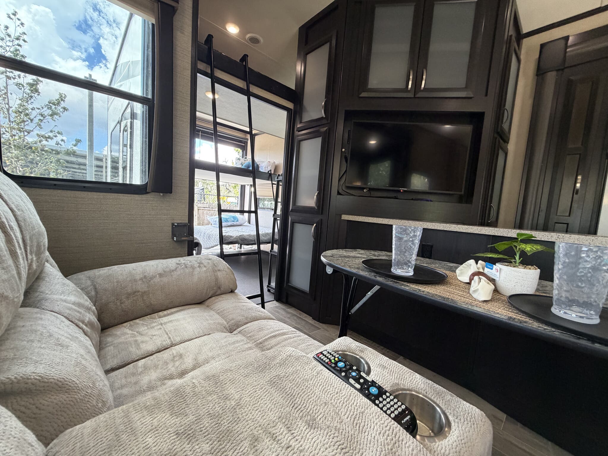2018 Dutchmen Voltage Triton 3551, $ 29,999