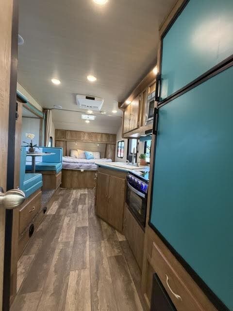 2023 Gulf Stream Vintage Cruiser 23QBS, $ 19,975