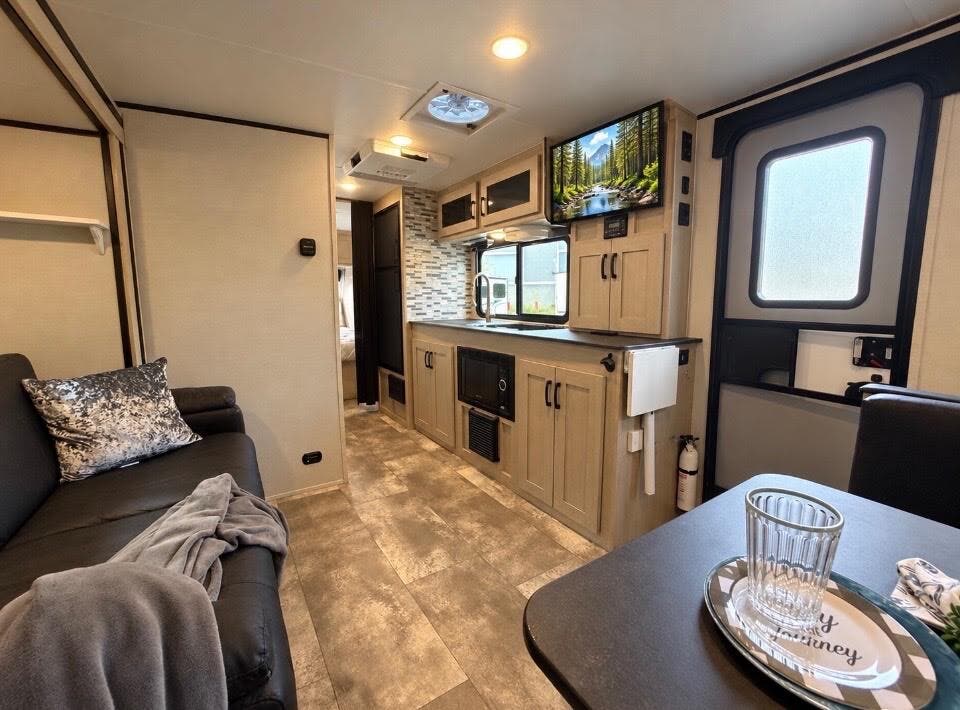 2022 Coachmen Apex Nano 213RDS, $ 21,550