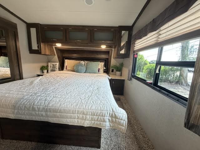 2018 Dutchmen Aerolite Astoria 2513RLF, $ 19,995