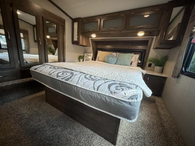 2018 Dutchmen Aerolite Astoria 2513RLF, $ 19,995