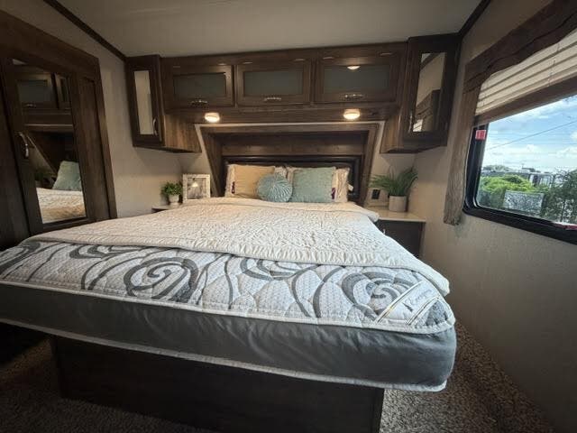 2018 Dutchmen Aerolite Astoria 2513RLF, $ 19,995