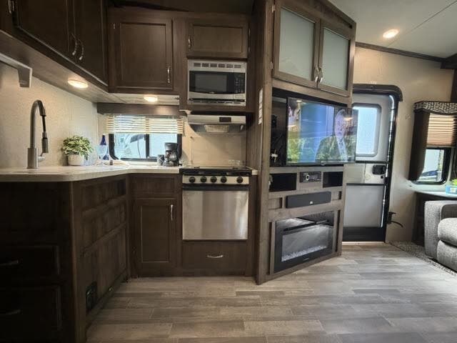 2018 Dutchmen Aerolite Astoria 2513RLF, $ 19,995