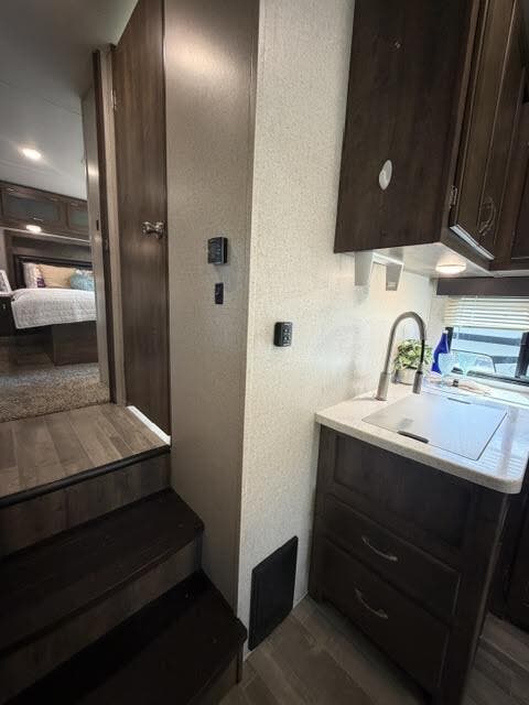 2018 Dutchmen Aerolite Astoria 2513RLF, $ 19,995