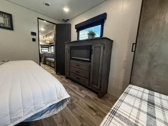 2022 Venture SportTrek Touring Edition STT272VRK, $ 29,995
