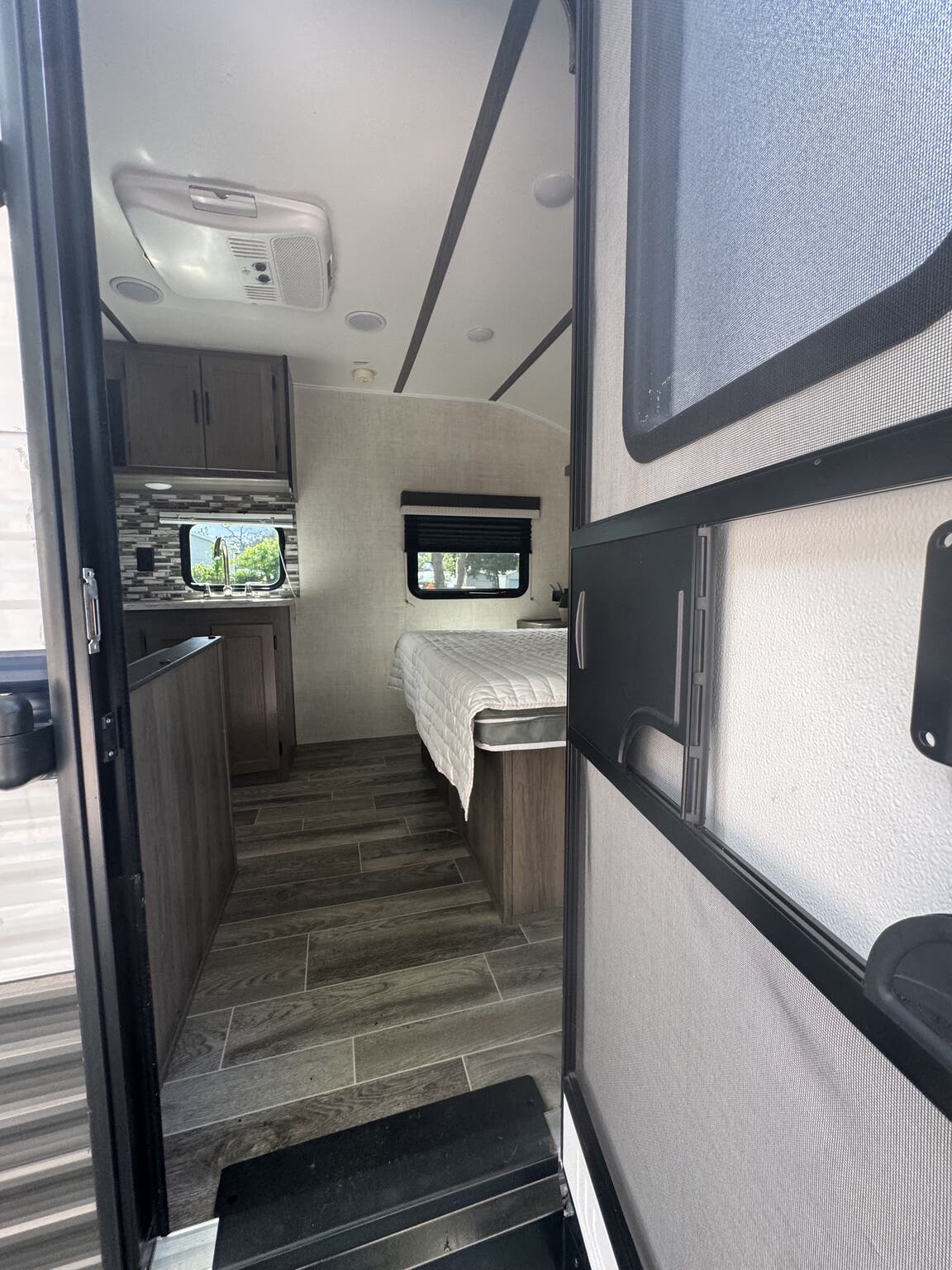 2022 Gulf Stream Ameri-Lite Super Lite 189DD, $ 10,500