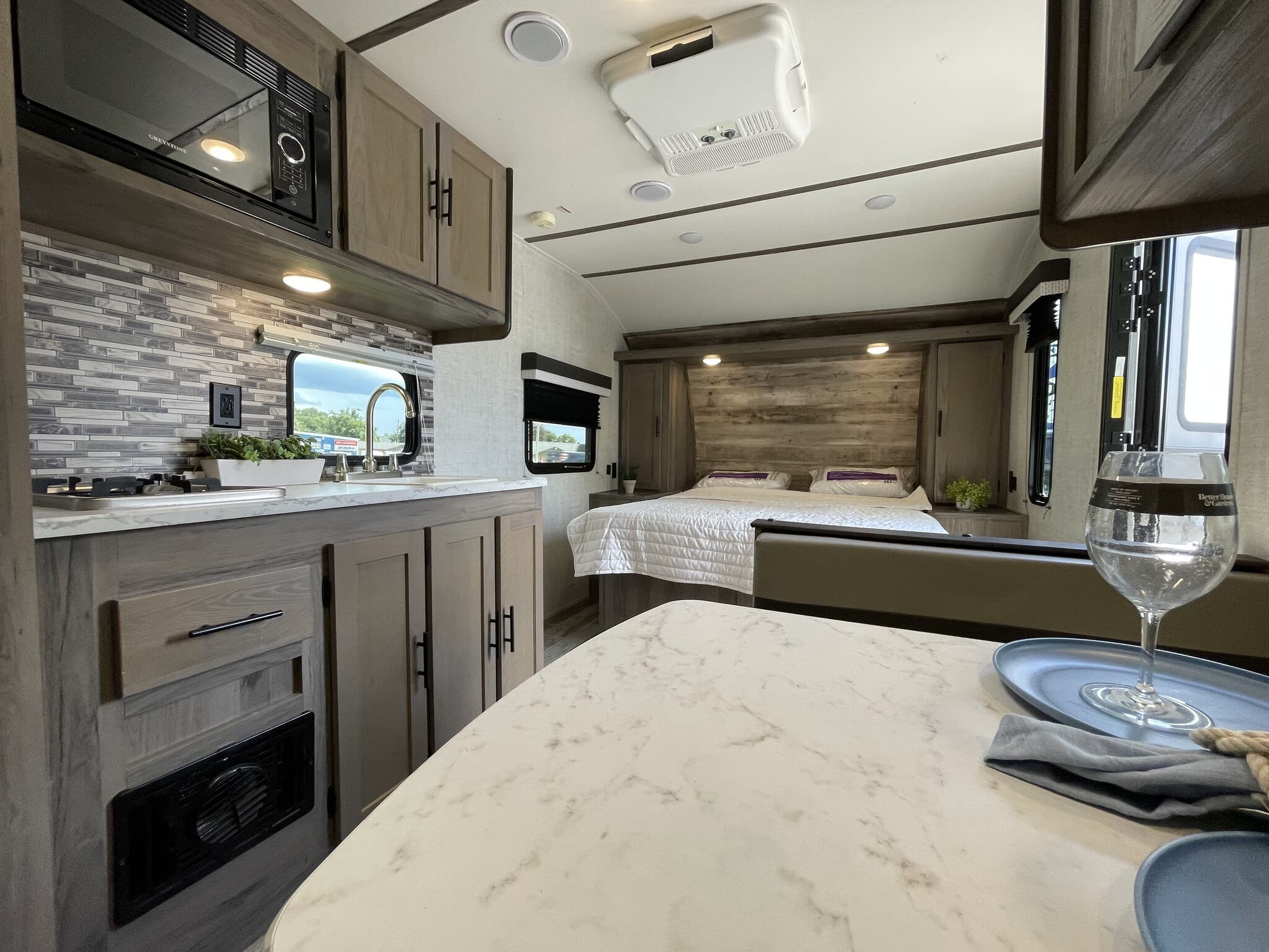2022 Gulf Stream Ameri-Lite Super Lite 189DD, $ 10,500