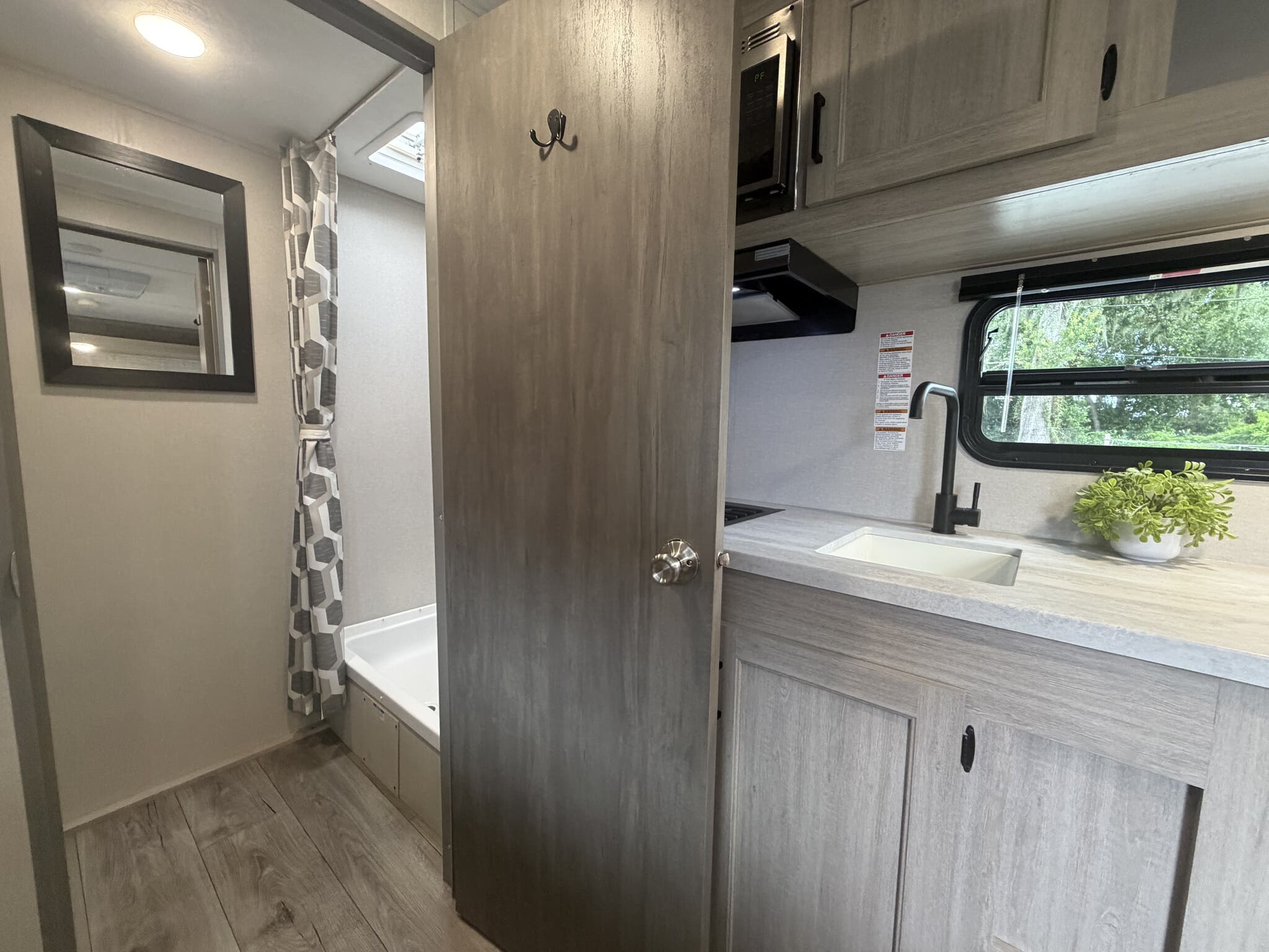 2024 Coachmen Catalina Summit Series 7 154RBX, $ 13,850