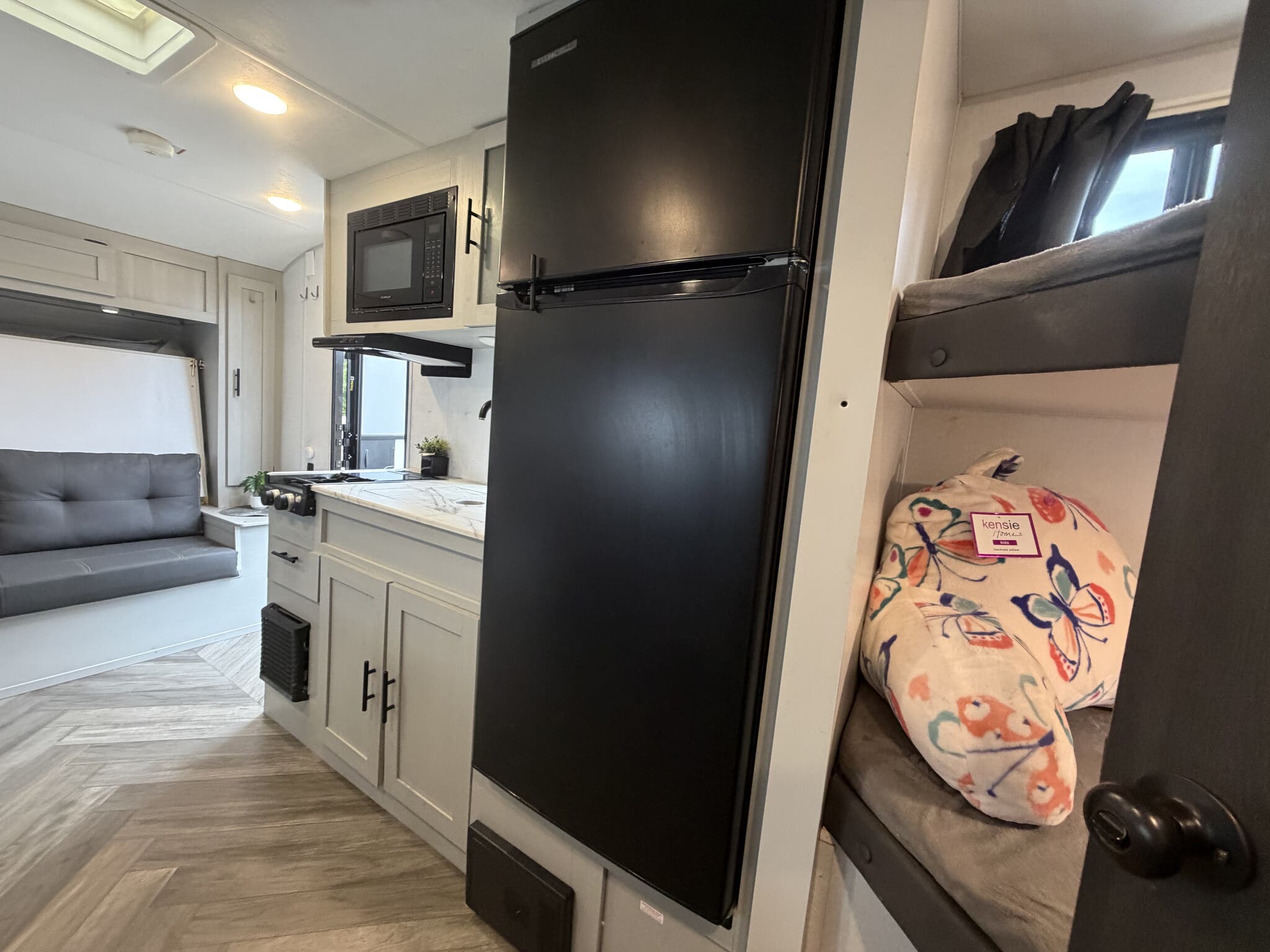 2021 Forest River Wildwood FSX 178BHSK, $ 12,750