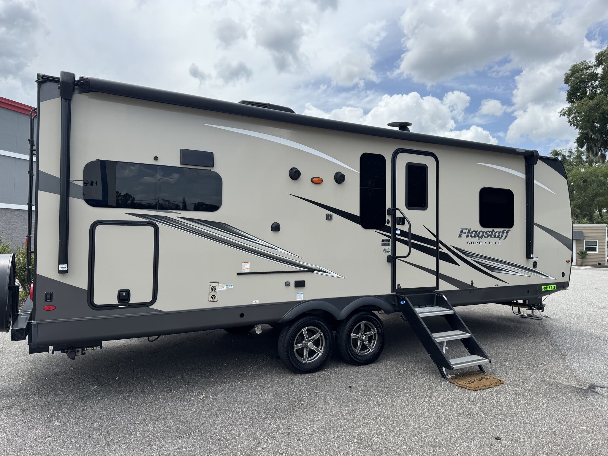 2022 Forest River Flagstaff Super Lite 26RLBS, $ 24,999