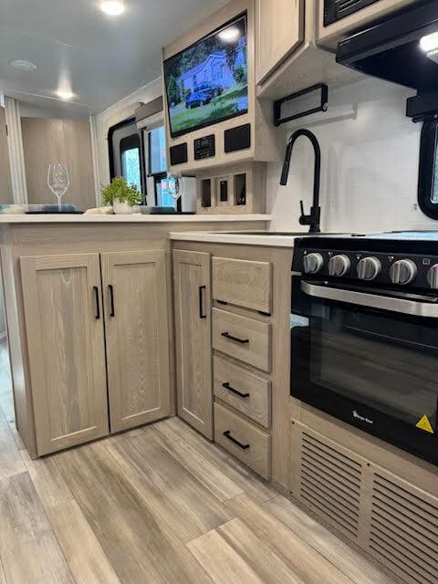 2022 Forest River Flagstaff Super Lite 26RLBS, $ 24,999