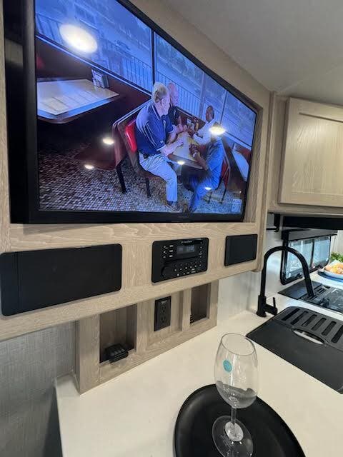 2022 Forest River Flagstaff Super Lite 26RLBS, $ 24,999