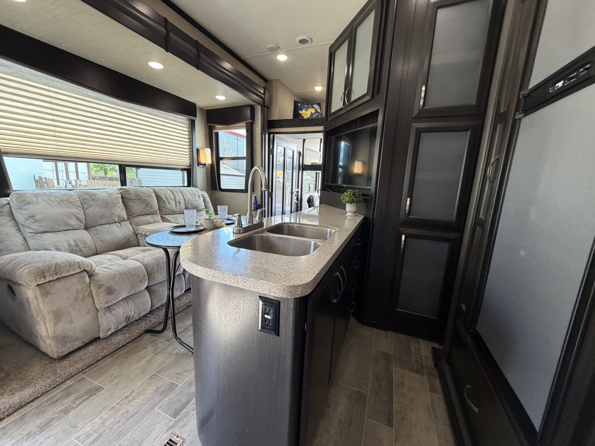 2018 Dutchmen Voltage Triton 3551, $ 29,999