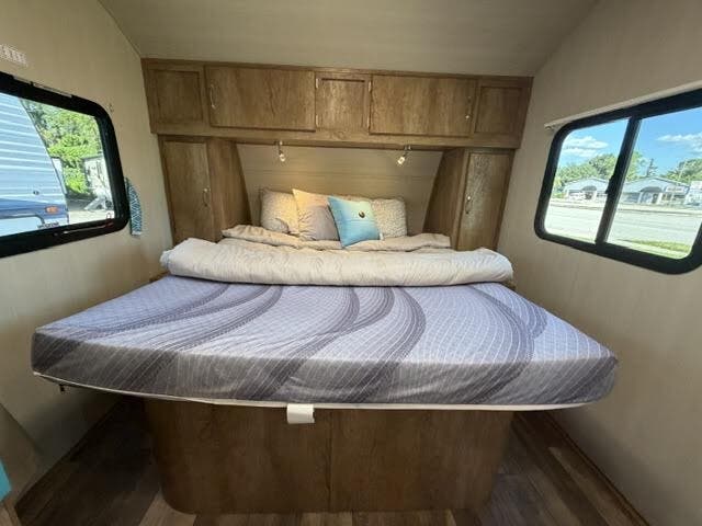 2023 Gulf Stream Vintage Cruiser 23QBS, $ 19,975
