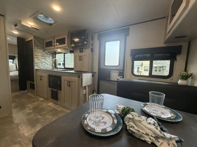 2022 Coachmen Apex Nano 213RDS, $ 21,550