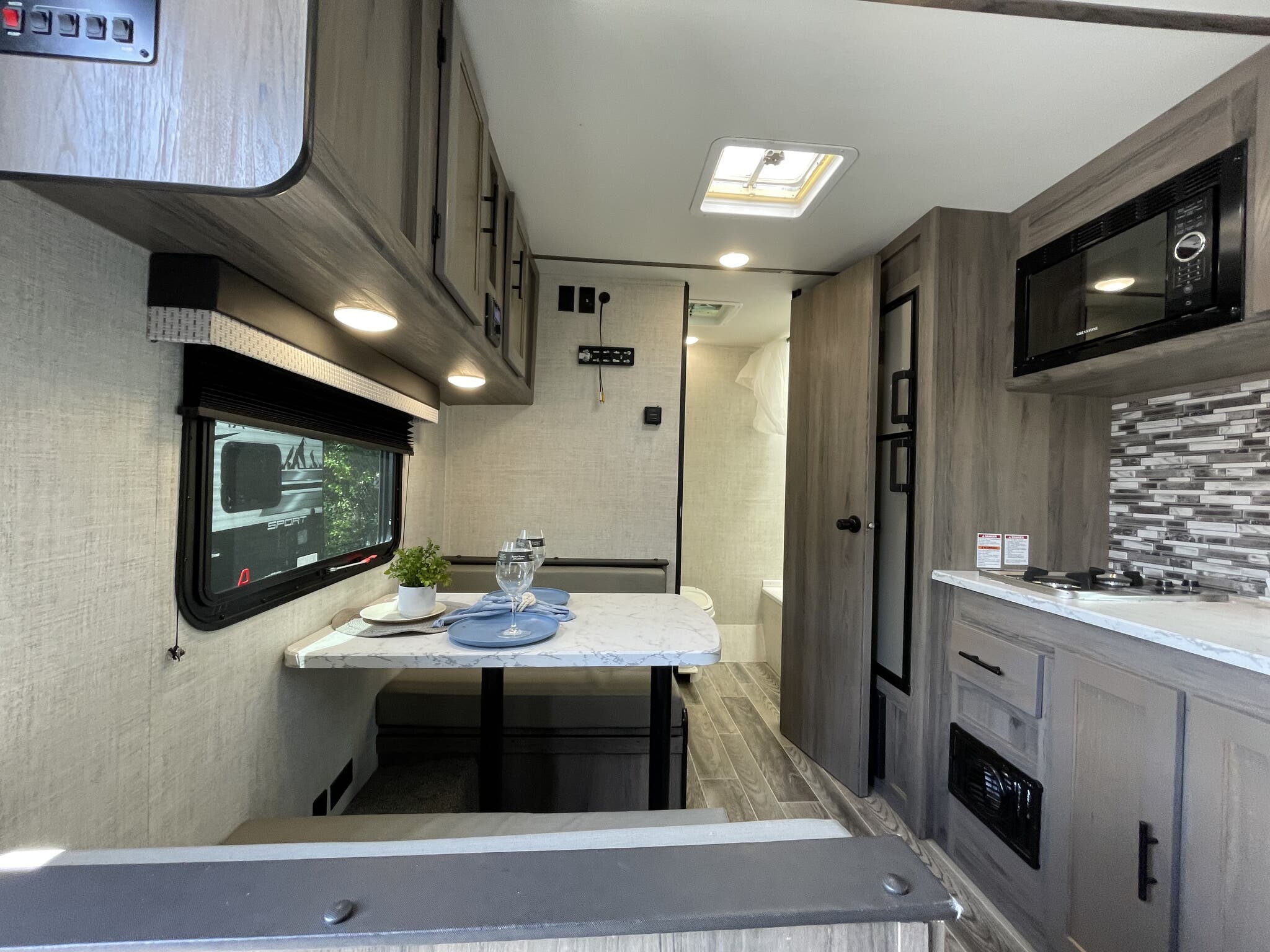 2022 Gulf Stream Ameri-Lite Super Lite 189DD, $ 10,500