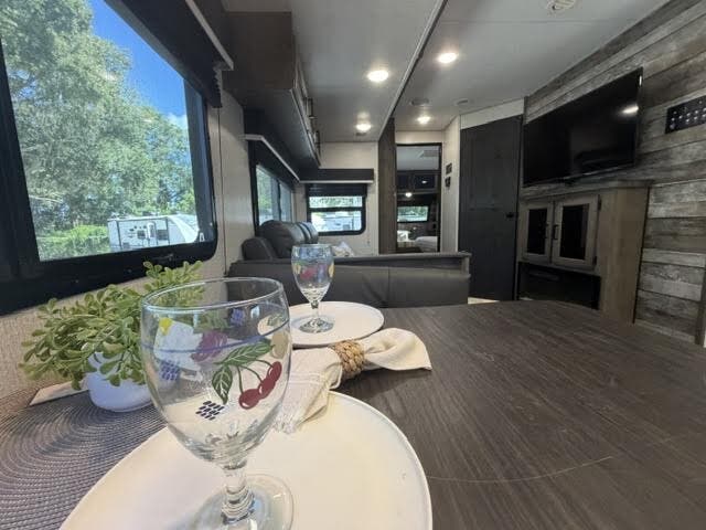 2022 Venture SportTrek Touring Edition STT272VRK, $ 29,995