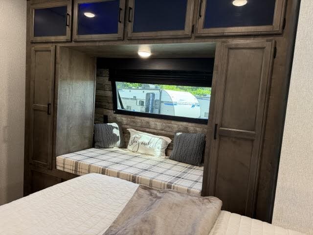 2022 Venture SportTrek Touring Edition STT272VRK, $ 29,995