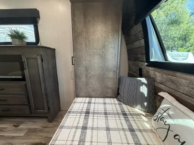 2022 Venture SportTrek Touring Edition STT272VRK, $ 29,995