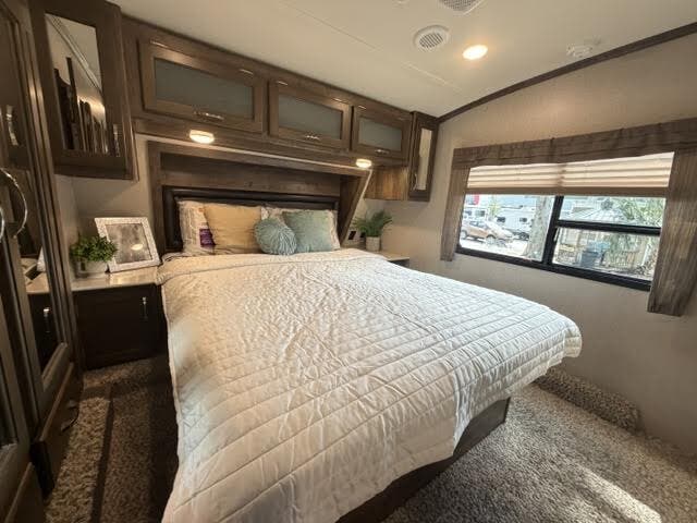 2018 Dutchmen Aerolite Astoria 2513RLF, $ 19,995