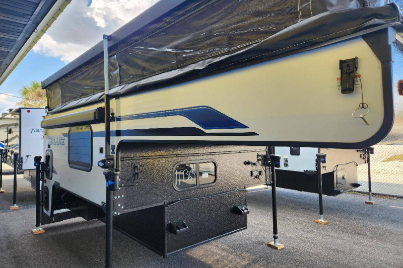 2025 Palomino Real-Lite Truck Camper SS-1608, $ 23,990