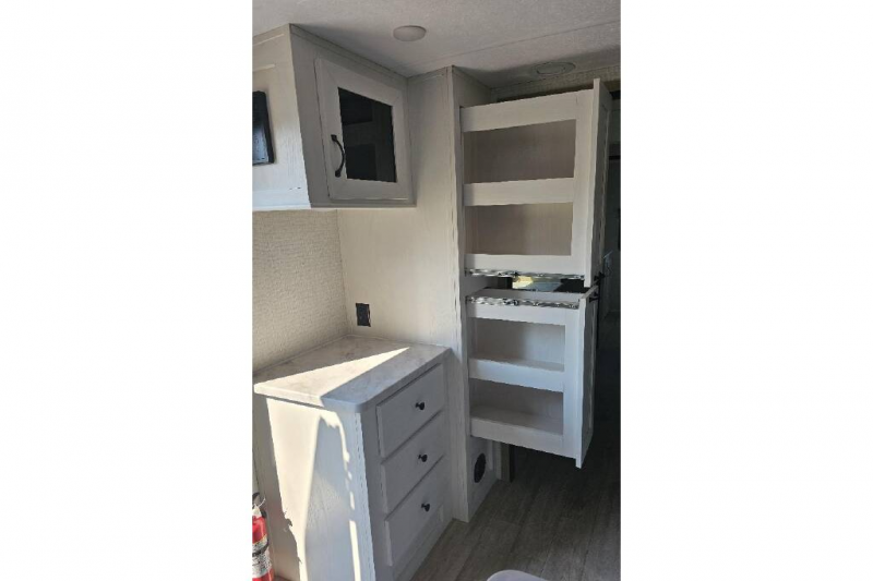 2025 Palomino SolAire Ultra Lite 3300FLBS, $ 46,990