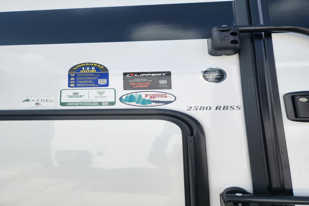 2025 Palomino SolAire Ultra Lite 2580RBSS, $ 38,990