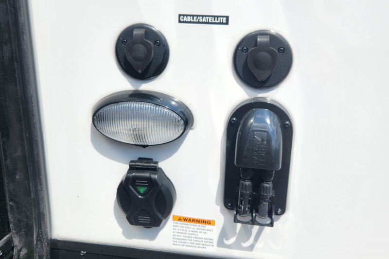 2025 Palomino SolAire Ultra Lite 2580RBSS, $ 38,990