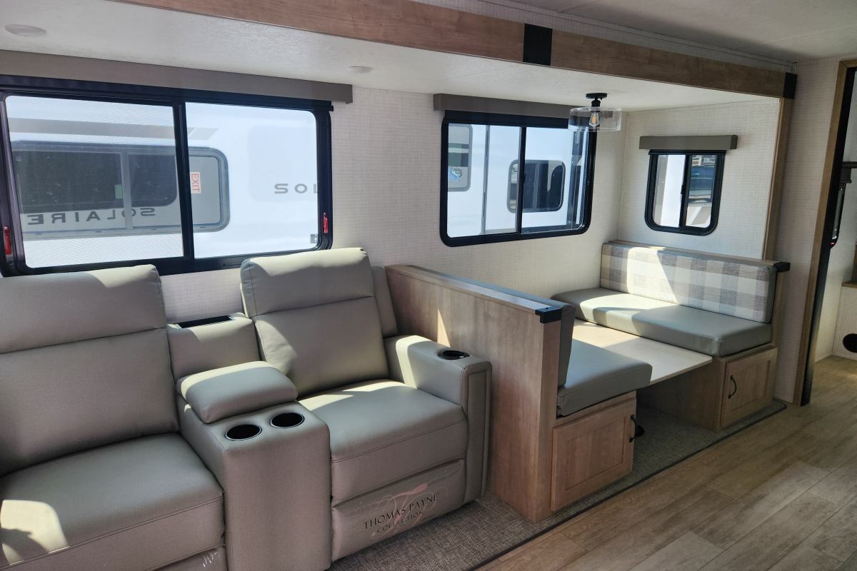 2025 Palomino SolAire Ultra Lite 2580RBSS, $ 38,990