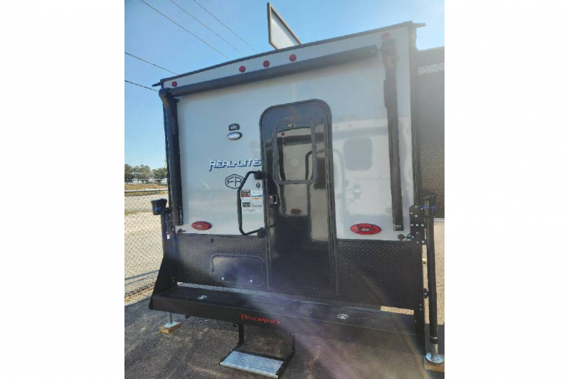 2025 Palomino Real-Lite Truck Campers HS-1912, $ 36,990