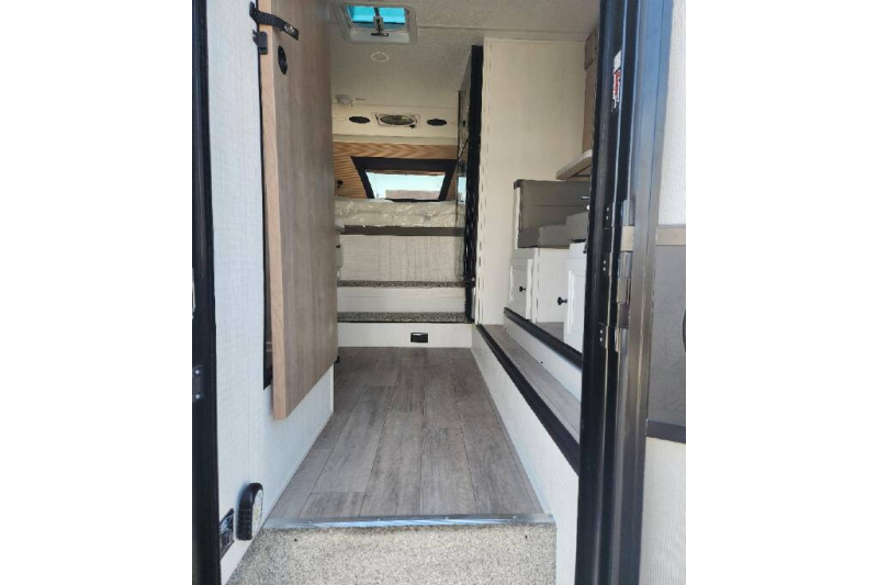 2025 Palomino Real-Lite Truck Campers HS-1912, $ 36,990