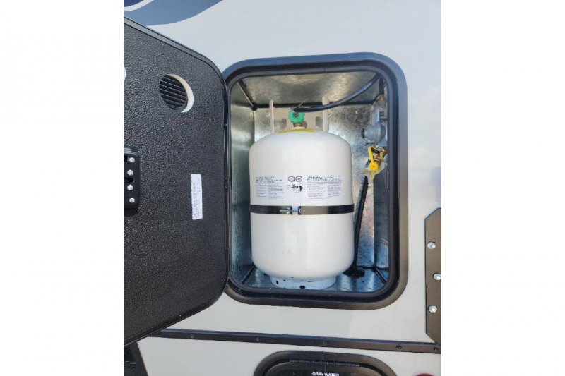 2025 Palomino Real-Lite Truck Campers HS-1912, $ 36,990
