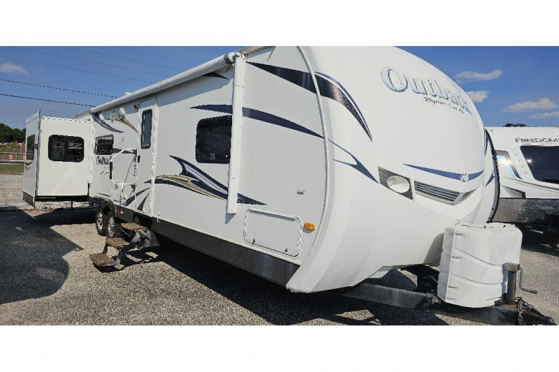 2012 Keystone OUTBACK 298RE Travel Trailer, $ 14,990