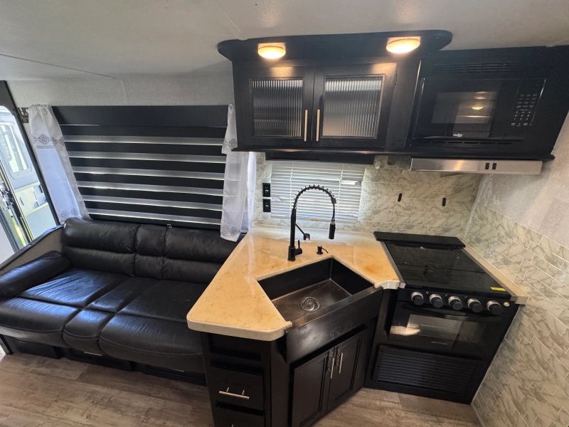2022 Forest River Grey Wolf, $ 16,900