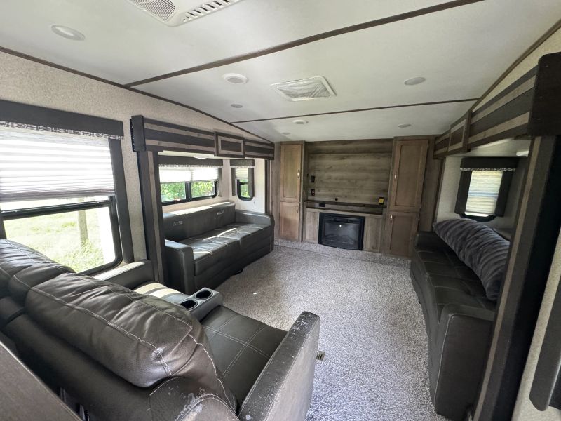 2019 Keystone Sprinter Limited FW, $ 19,900