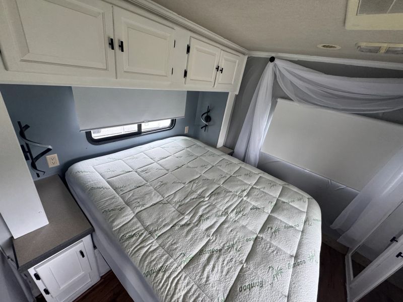 2004 Tiffin Motorhomes Allegro Bay Series, $ 17,000
