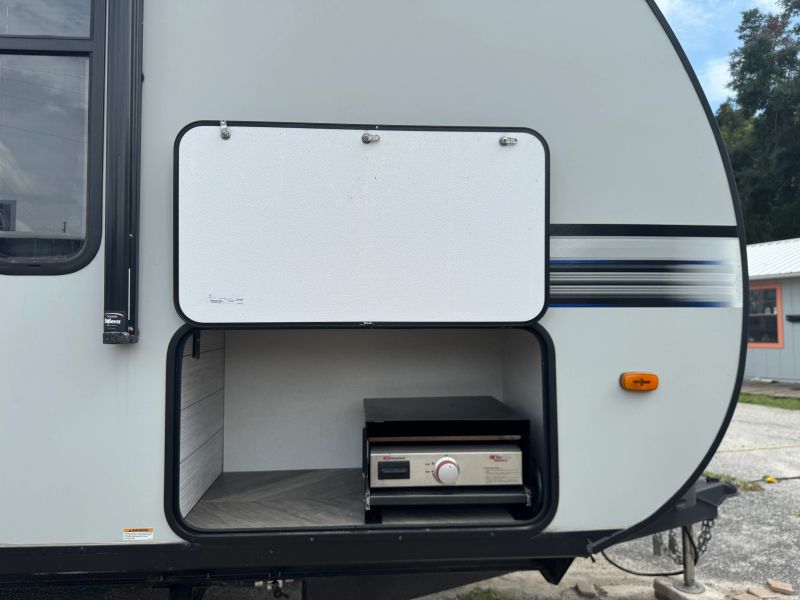 2021 Forest River Salem FSX Max Toy Hauler, $ 17,900