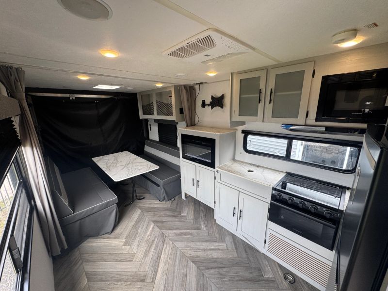 2021 Forest River Salem FSX Max Toy Hauler, $ 17,900