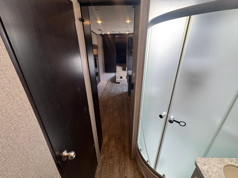 2019 Jayco Eagle HT Fifth Wheel, $ 19,900