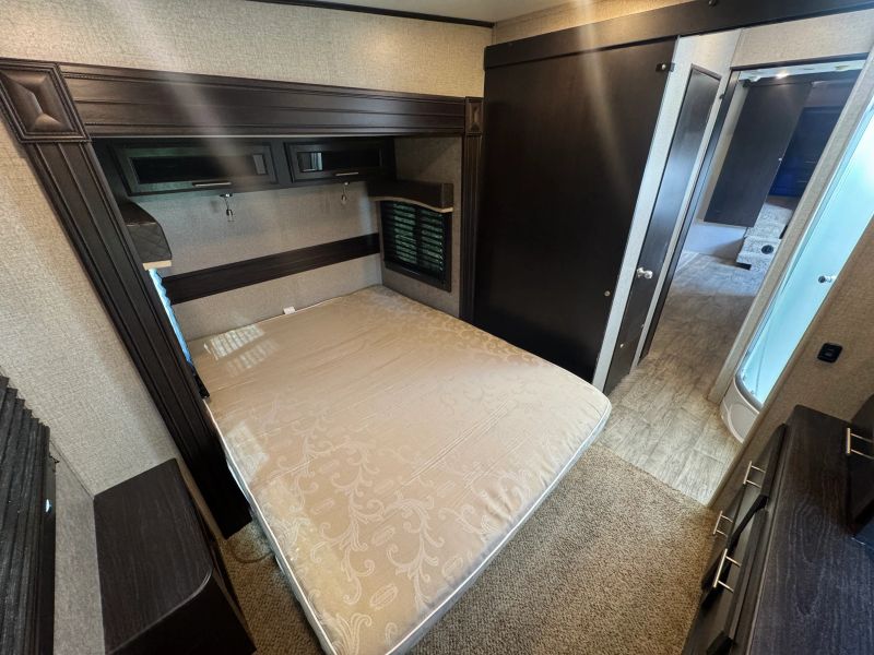 2019 Jayco Eagle HT Fifth Wheel, $ 19,900