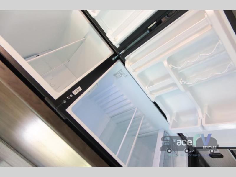 2021 Coachmen Pursuit 27XPS, $ 199