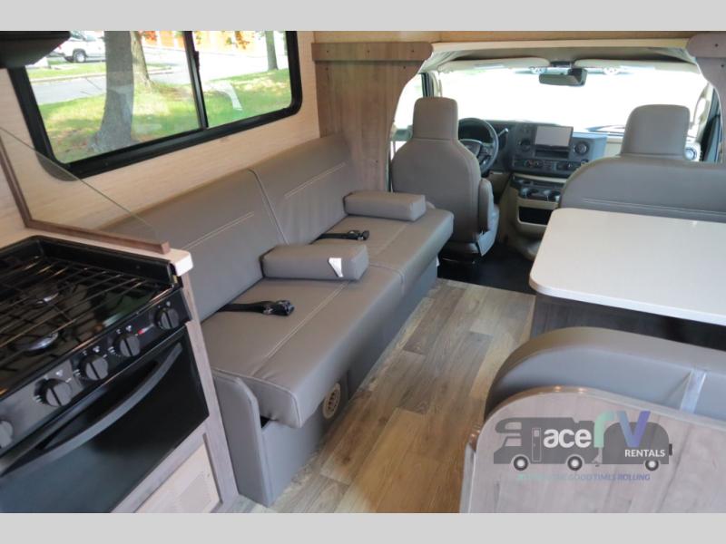 2022 Winnebago Minnie Winnie 25B, $ 189