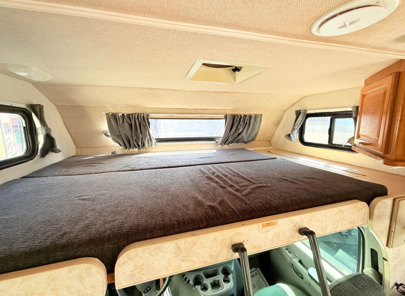 2004 Fleetwood Tioga 28FT, $ 0